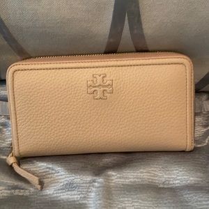 Tory Burch pebbled leather wallet